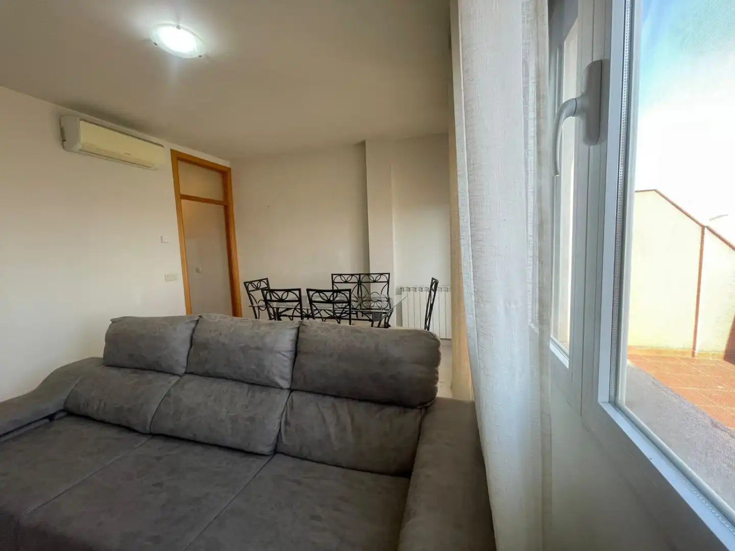 Sala de estar de Ático en venta en Valdepeñas con Aire acondicionado, Calefacción y Terraza