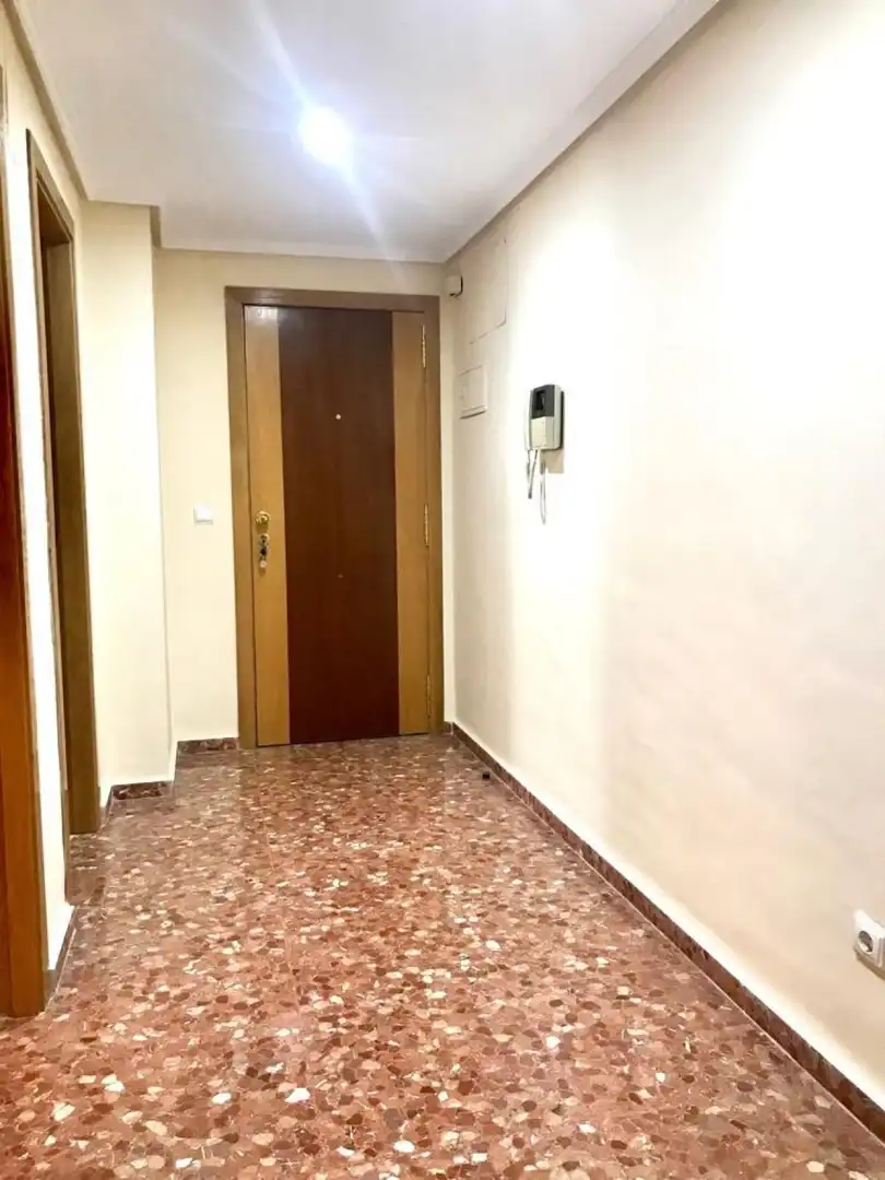 Piso de alquiler en Manises con Aire acondicionado, Calefacción y Amueblado