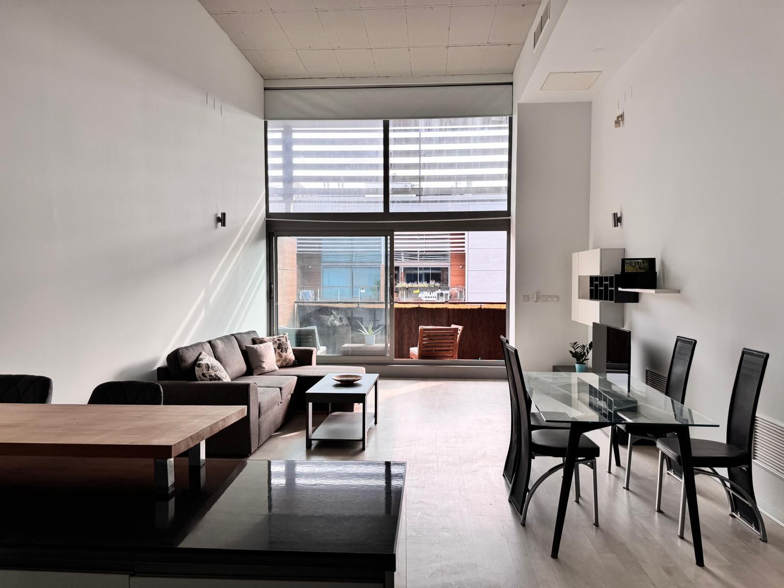 Sala d'estar de Apartament de lloguer en  Valencia Capital amb Aire condicionat, Calefacció i Jardí privat