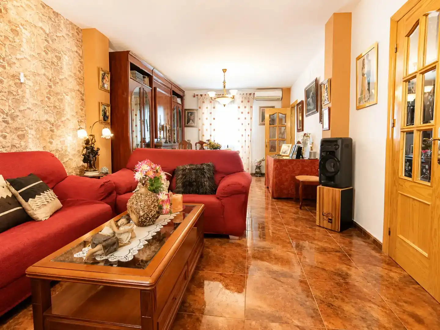 Sala d'estar de Casa adosada en venda en Cijuela amb Aire condicionat