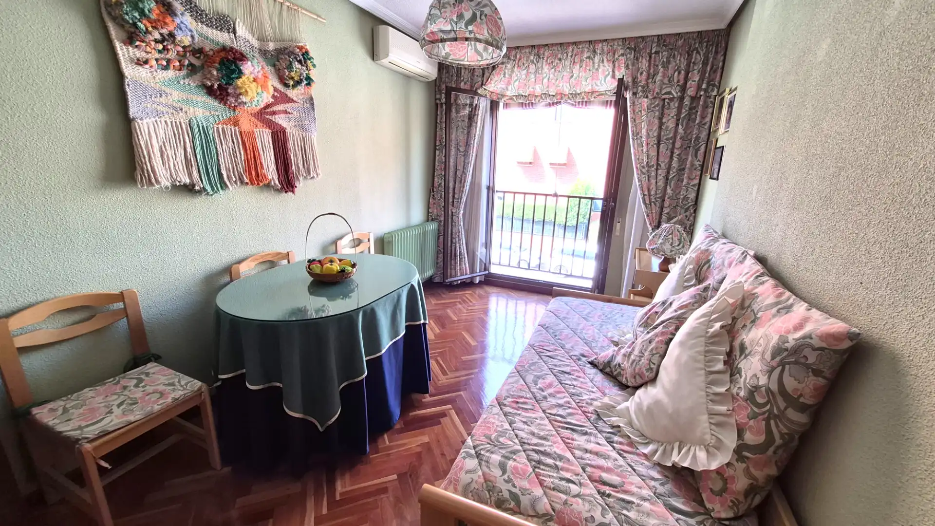 Dormitori de Casa o xalet en venda en Alcalá de Henares amb Aire condicionat, Calefacció i Parquet