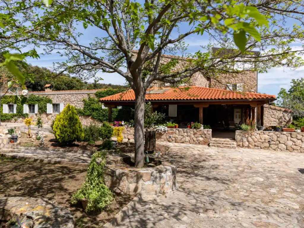 Casa o chalet en venta en Espinoso del Rey con Terraza, Piscina y Amueblado