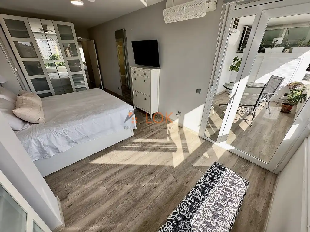 Dormitori de Pis en venda en Málaga amb Aire condicionat, Jardí privat i Terrassa