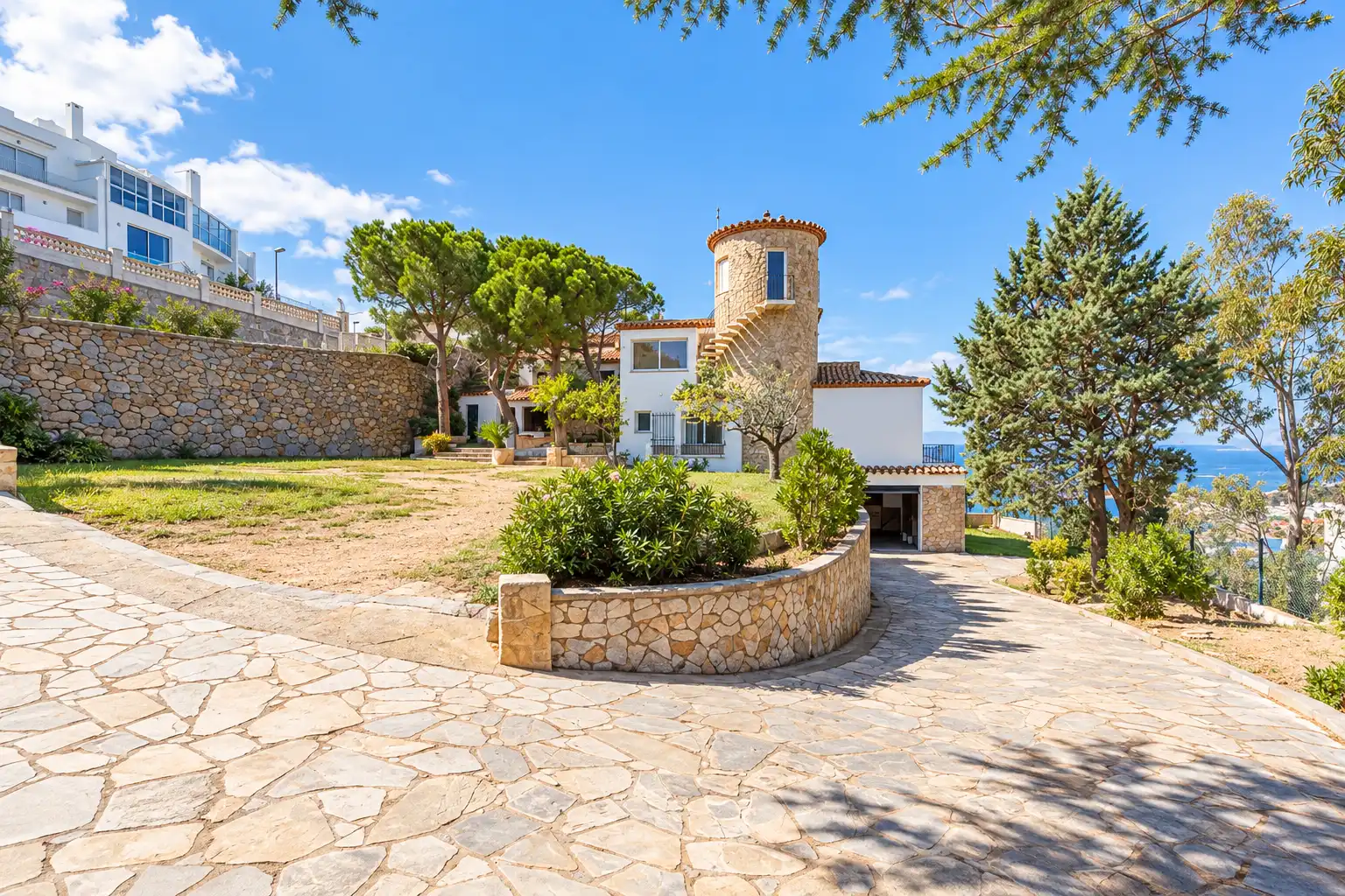 Detached house with terrace for sale in Carrer Víctor Català, imagen 46