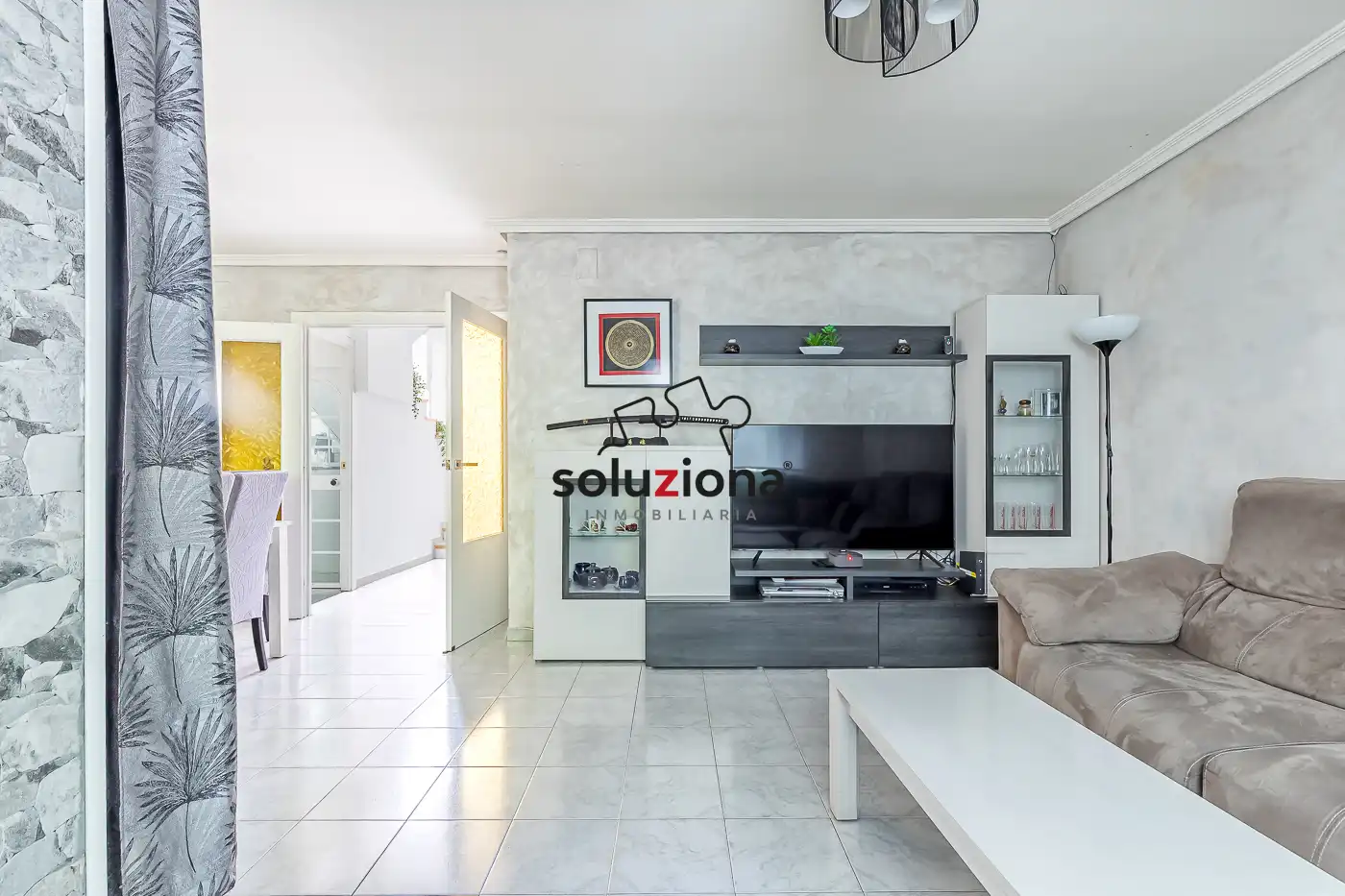 Sala d'estar de Casa adosada en venda en Getafe amb Aire condicionat, Calefacció i Jardí privat