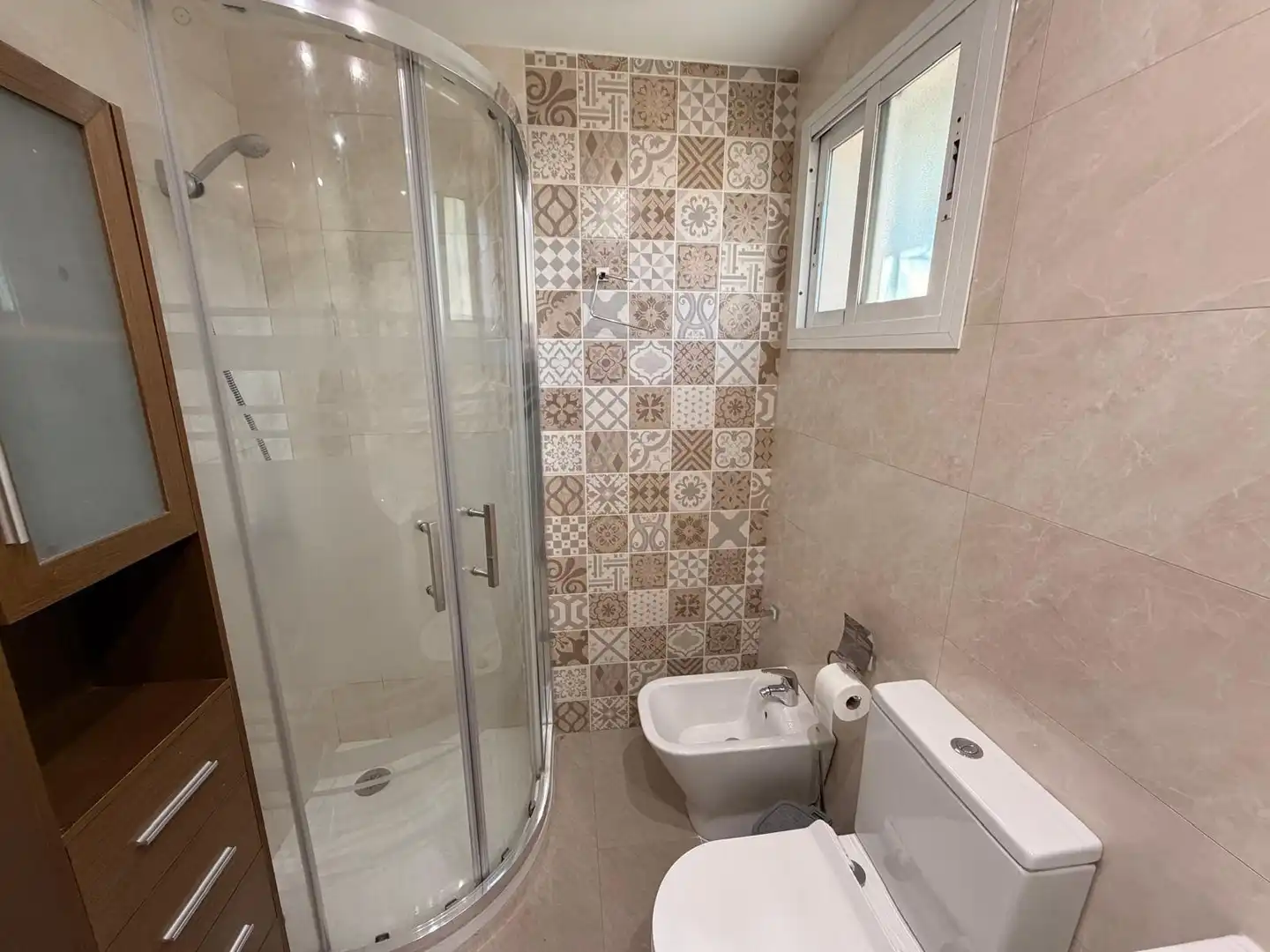 Bathroom of Flat for rent in Benalmádena  with Air Conditioner, Heating and Private garden