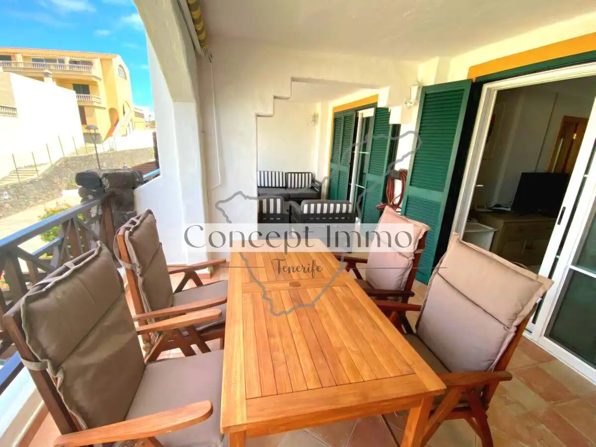 Terraza de Piso en venta en Arona con Terraza, Alarma y Piscina comunitaria