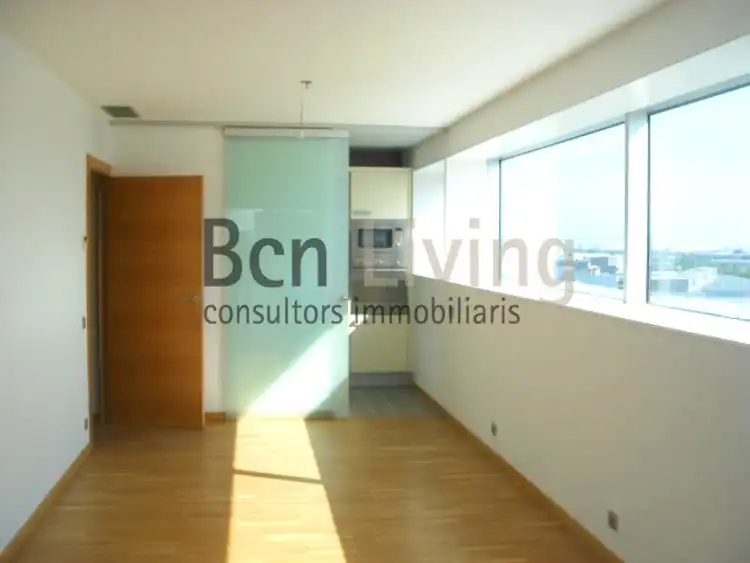 Flat for rent in L'Hospitalet de Llobregat  with Air Conditioner, Heating and Parquet flooring