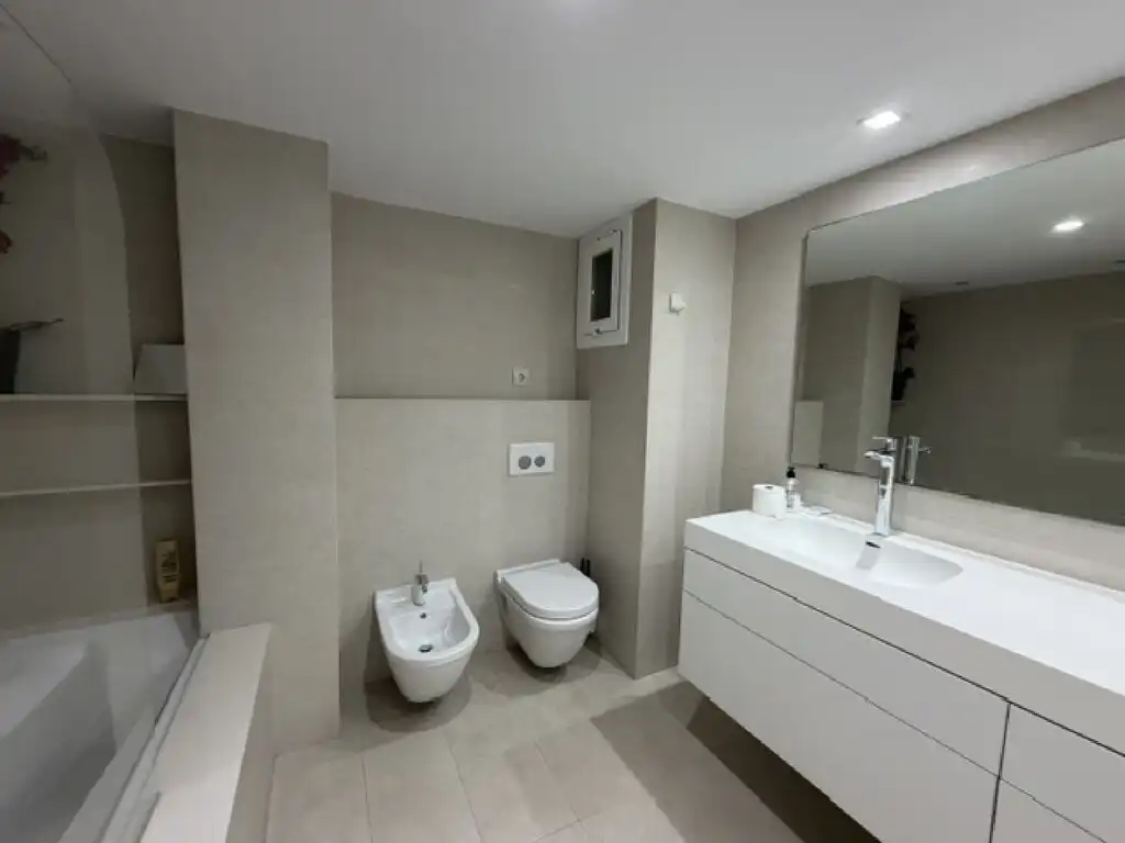 Bany de Apartament de lloguer en Ponent