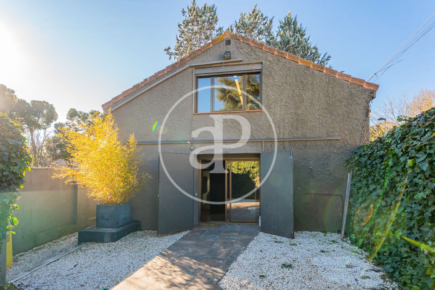 Vista exterior de Casa o xalet en venda en Pozuelo de Alarcón amb Aire condicionat, Calefacció i Jardí privat