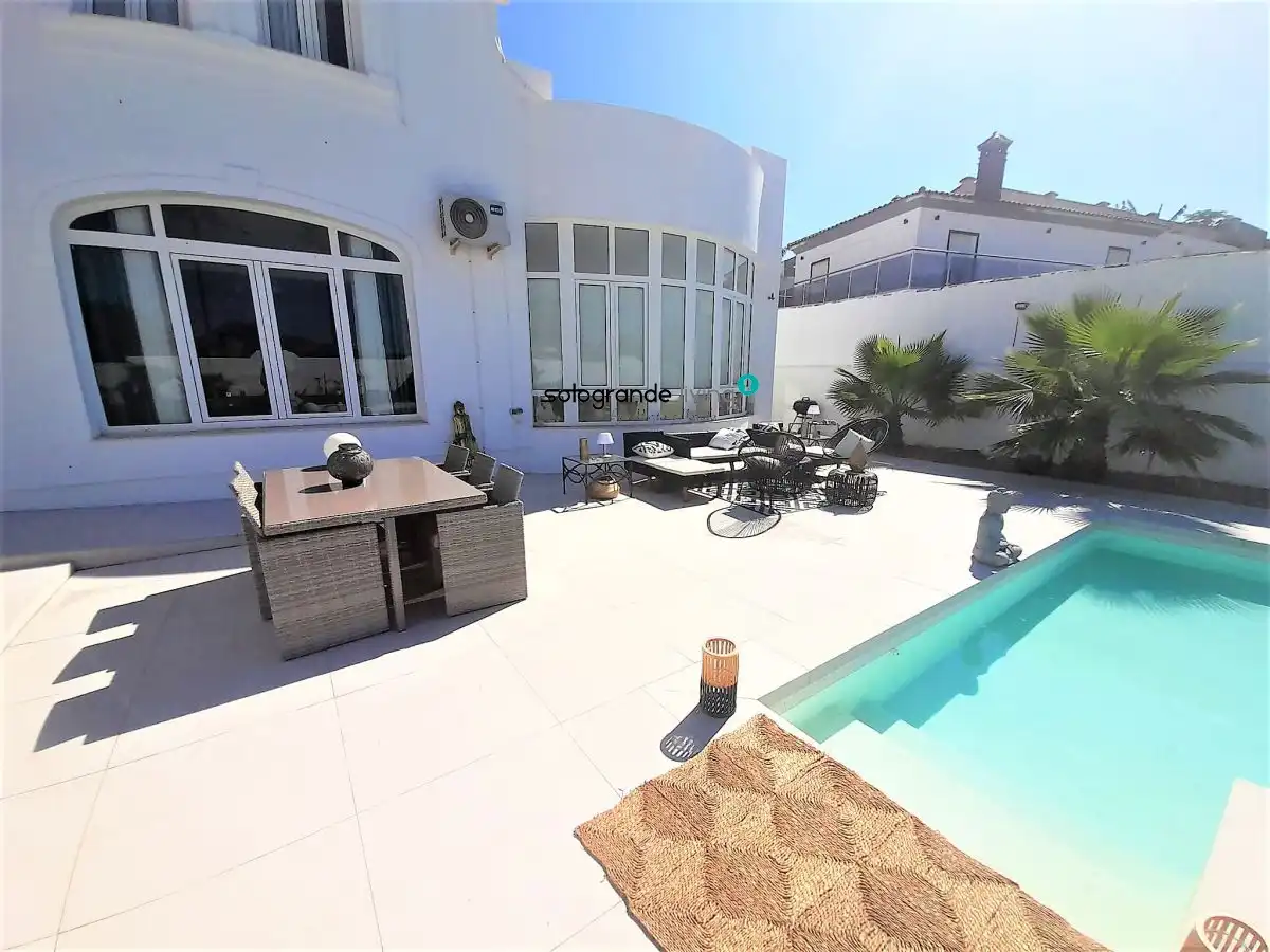 Terrace of Houses for sale in La Línea de la Concepción  with Air Conditioner, Private garden and Terrace