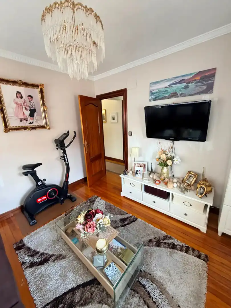 Wohnzimmer von Wohnung zum Verkauf in Portugalete mit Heizung, Ofen und Waschmaschine