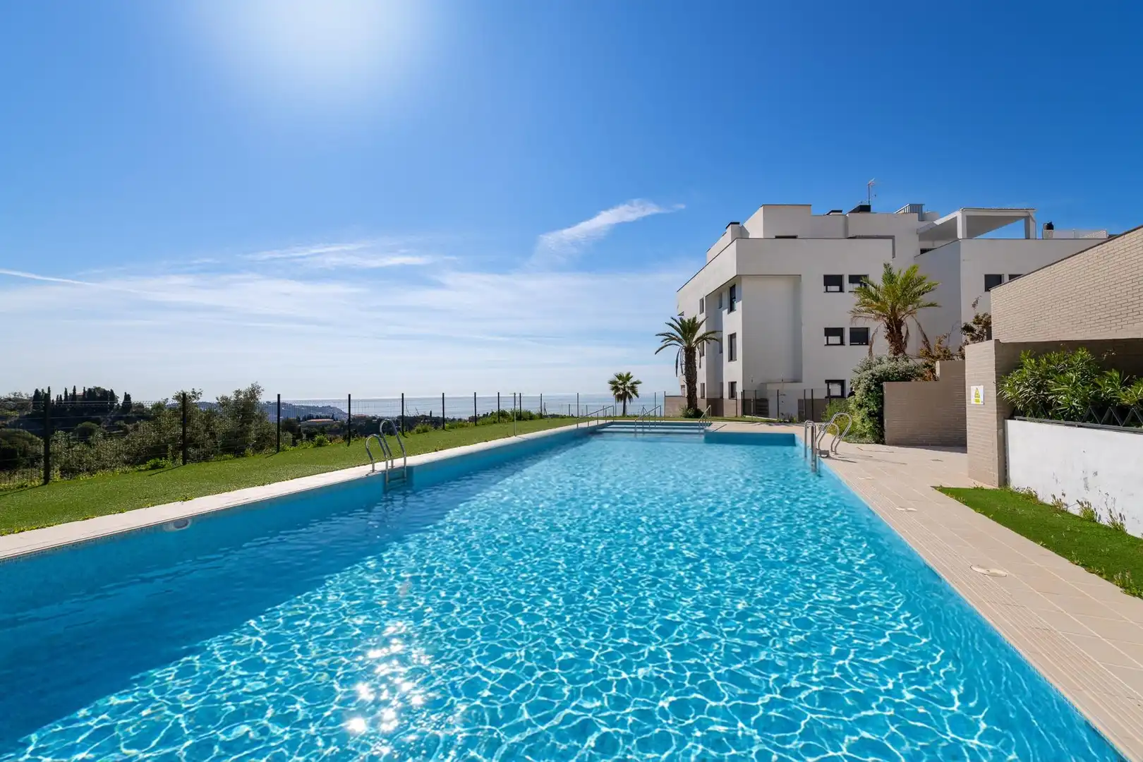 Piscina de Ático en venta en Rincón de la Victoria con Terraza, Trastero y Piscina comunitaria