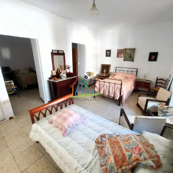 Habitación de Casa adosada en venta en Cala con Terraza, Trastero y Amueblado