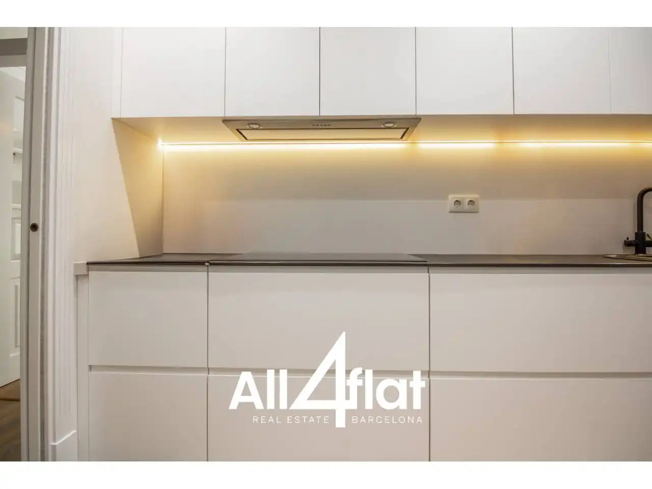 Kitchen of Flat for sale in Barcelona  with Air Conditioner, Heating and Parquet flooring