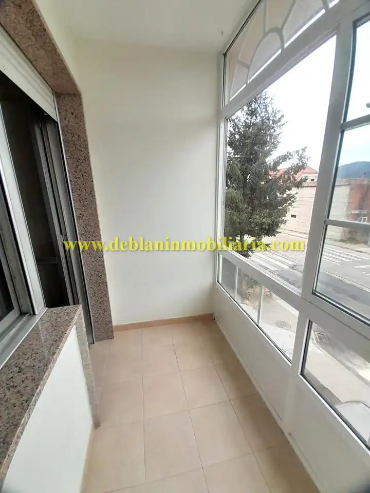 Schlafzimmer von Wohnung zur Miete in O Porriño   mit Terrasse und Balkon