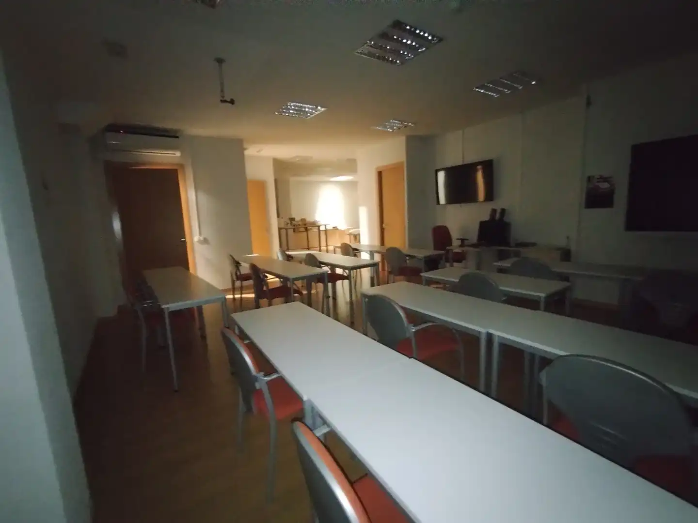 Commercial properties for sale in Castellón de la Plana / Castelló de la Plana  with Air Conditioner, Parquet flooring and Furnished