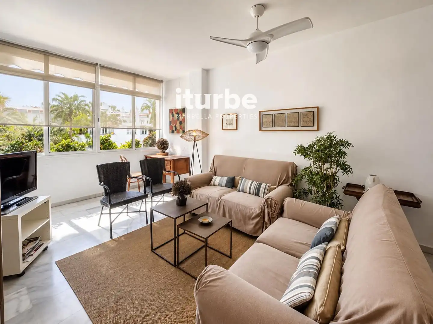 Vista exterior de Àtic en venda en Marbella amb Aire condicionat, Calefacció i Terrassa