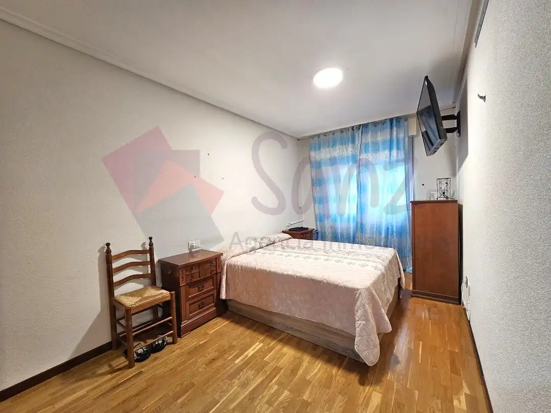 Schlafzimmer von Wohnungen zum Verkauf in  Logroño mit Heizung und Abstellraum