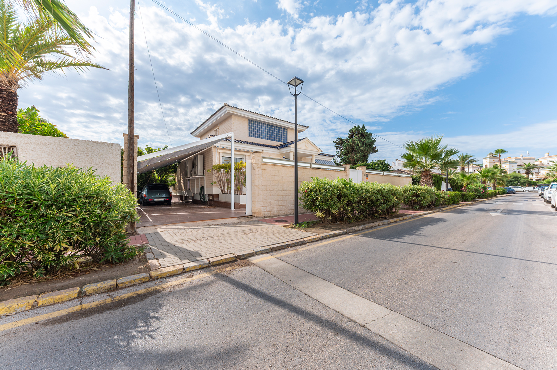 Exterior view of House or chalet for sale in Torrevieja  with Air Conditioner, Heating and Private garden