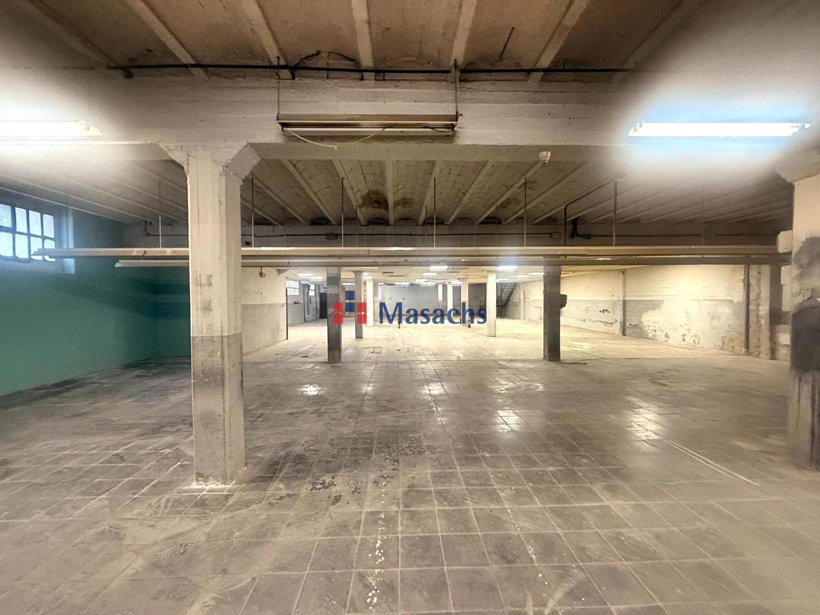 Nau industrial de lloguer en Terrassa