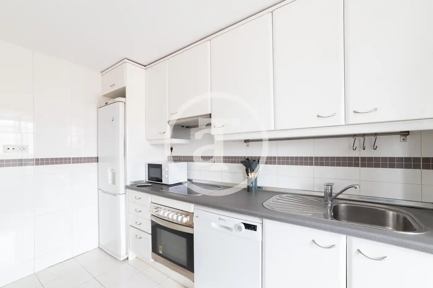 Attic for rent in Calle Fuente Cisneros, Parque Oeste - Fuente Cisneros