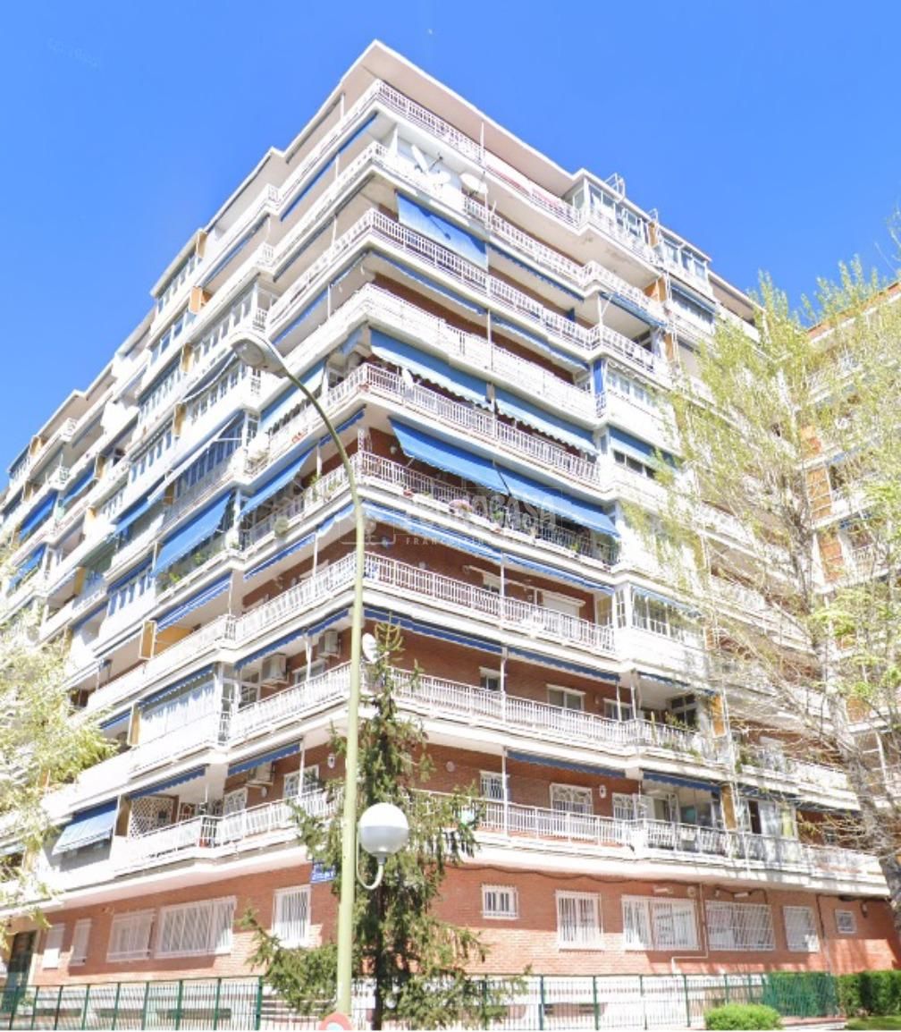 Vista exterior de Pis en venda en Móstoles amb Terrassa i Balcó