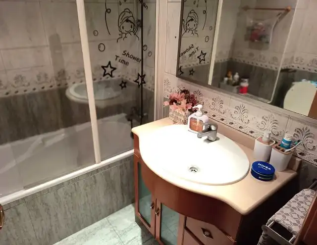 Baño de Piso en venta en Esparreguera con Calefacción, Terraza y Horno