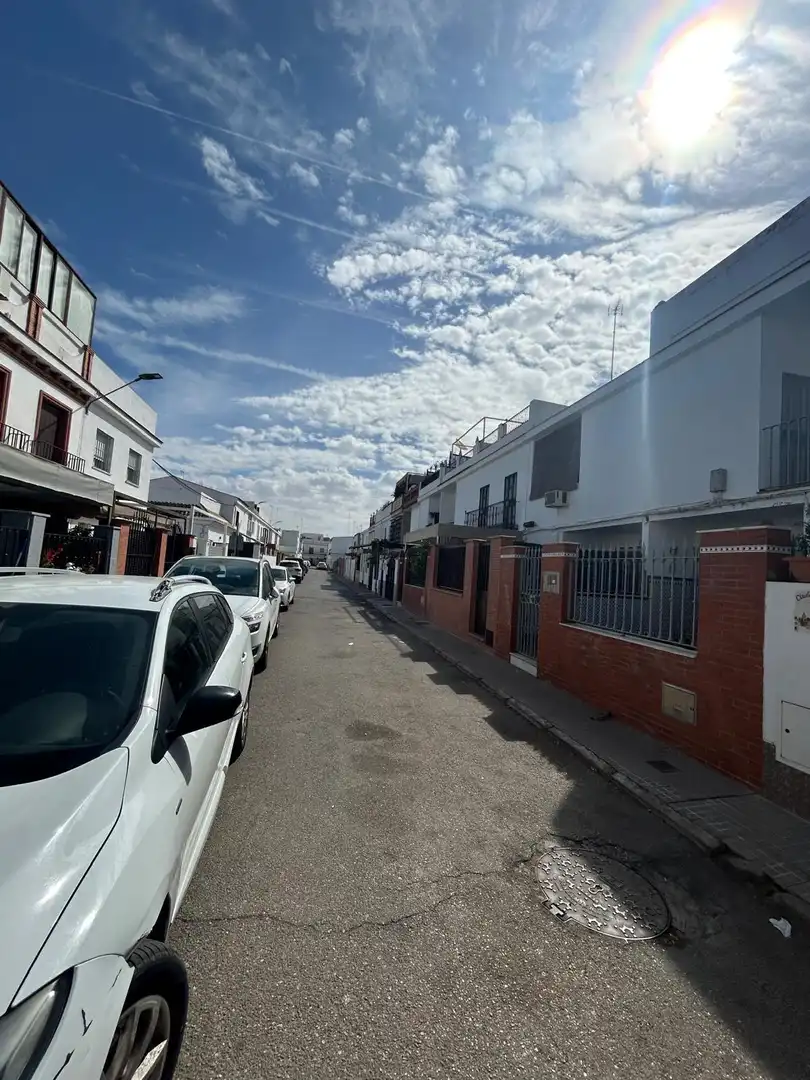 Vista exterior de Casa o xalet en venda en Utrera Ciudad 