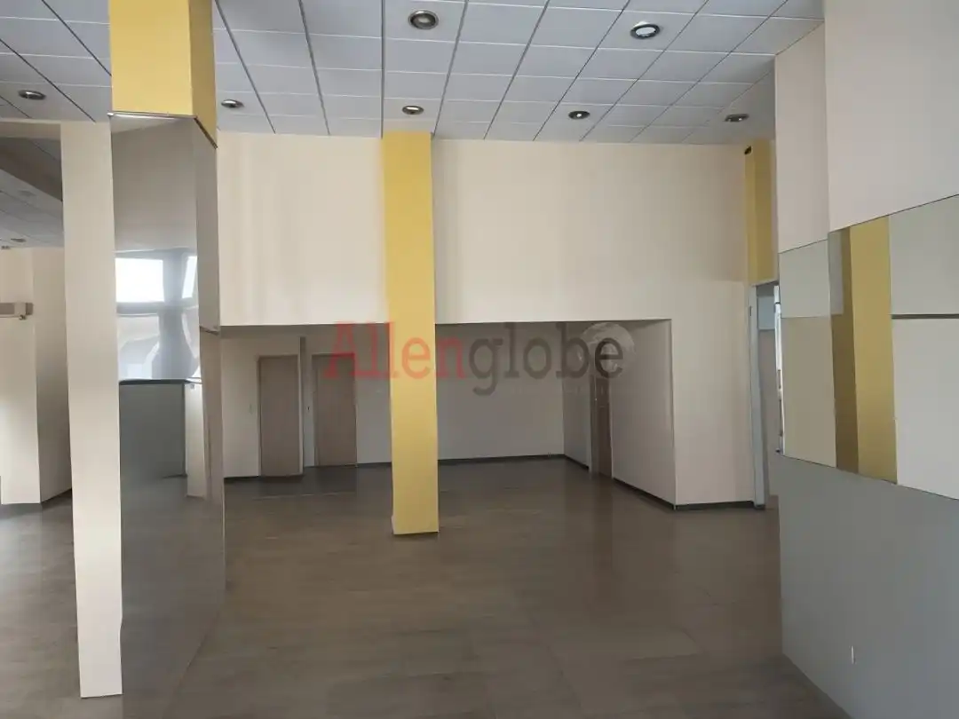Business premises for sale in Calle Infiesto, imagen 5