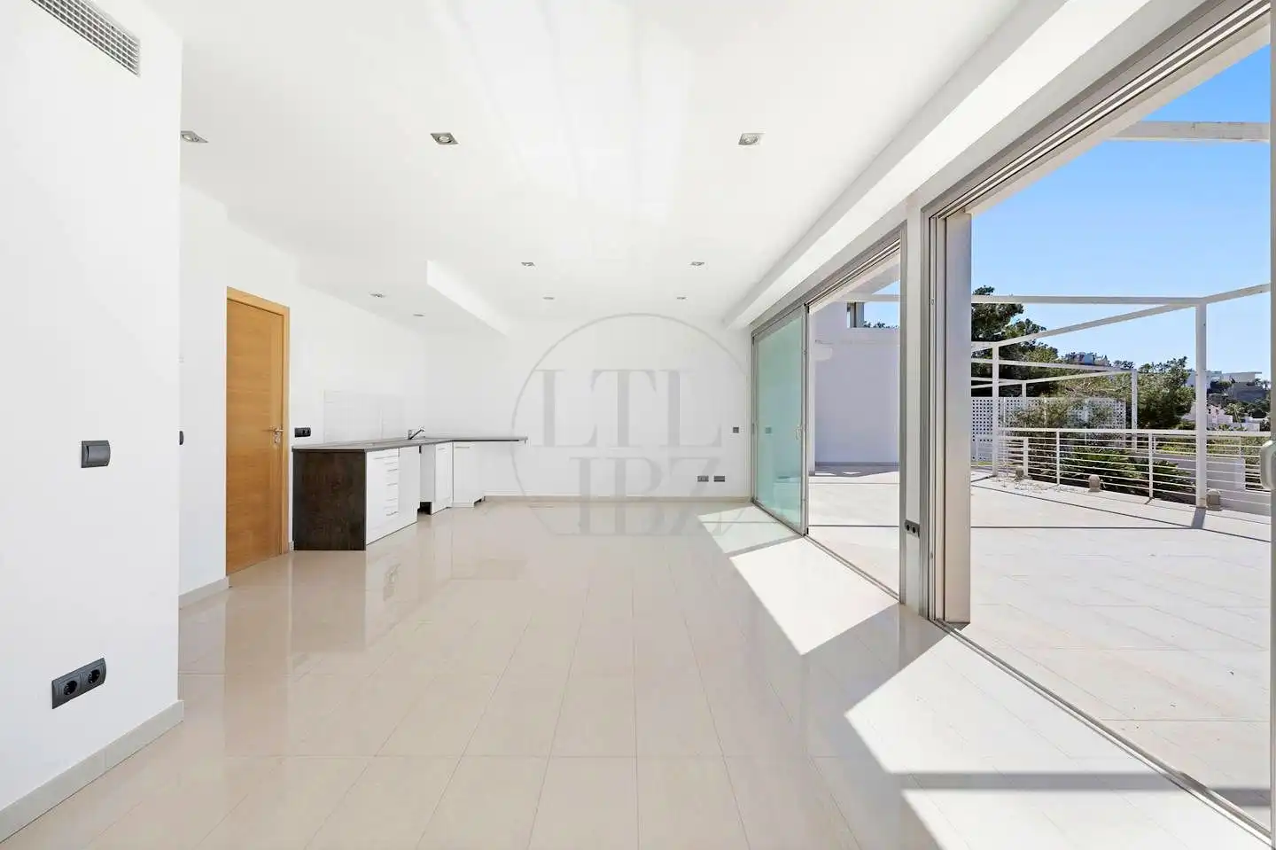 Casa amb terrassa en venda a Corneja, imagen 14