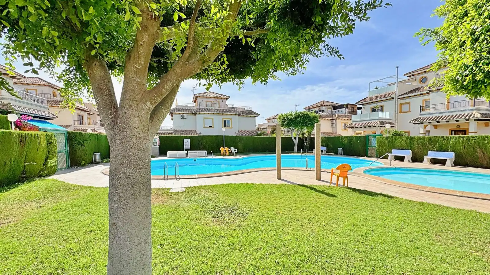 Piscina de Casa o chalet en venta en Orihuela con Aire acondicionado, Calefacción y Jardín privado