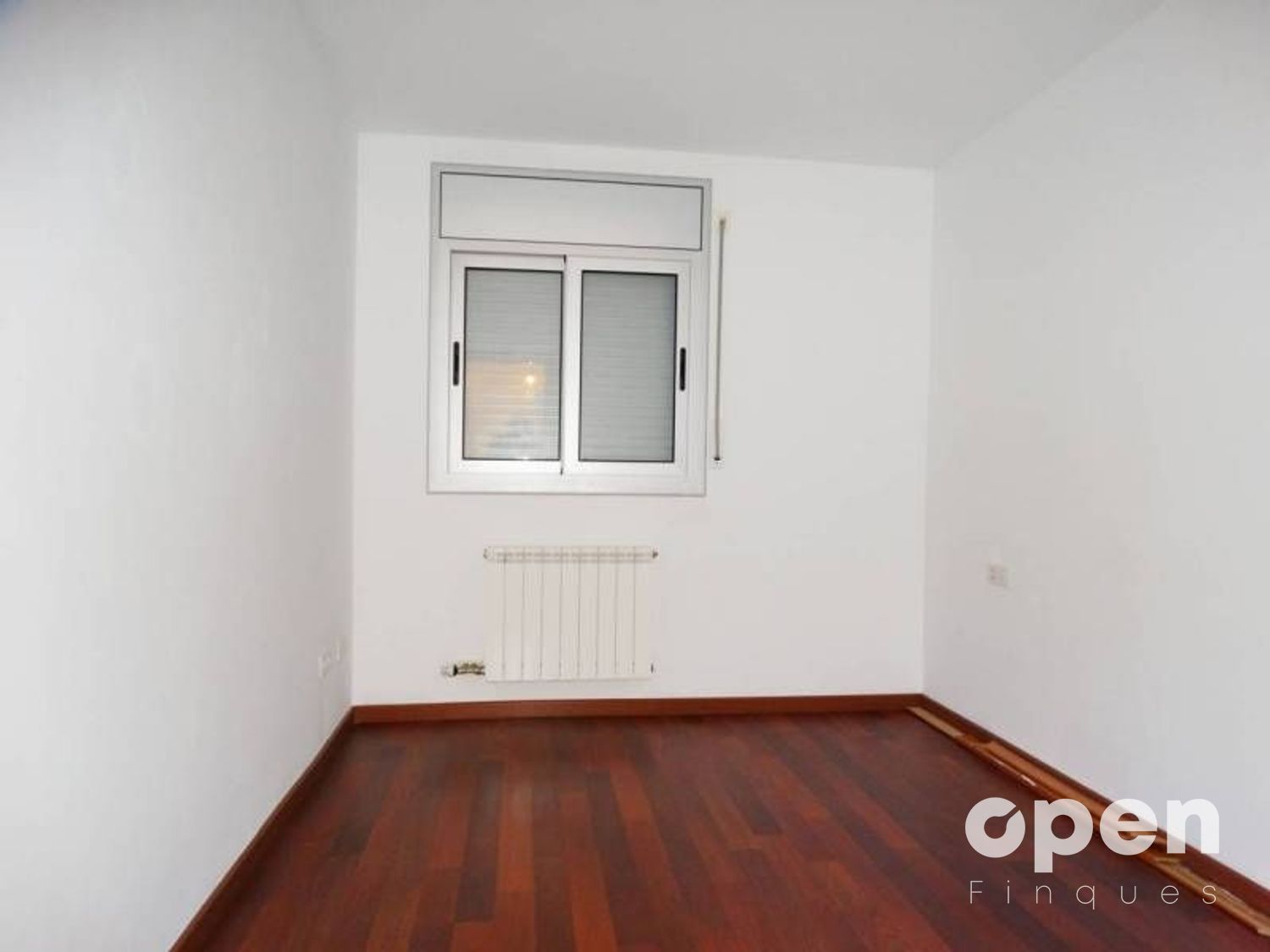 Dormitori de Pis en venda en Terrassa amb Calefacció i Parquet