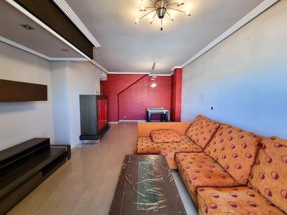 Sala d'estar de Àtic en venda en San Vicente del Raspeig / Sant Vicent del Raspeig amb Aire condicionat i Terrassa