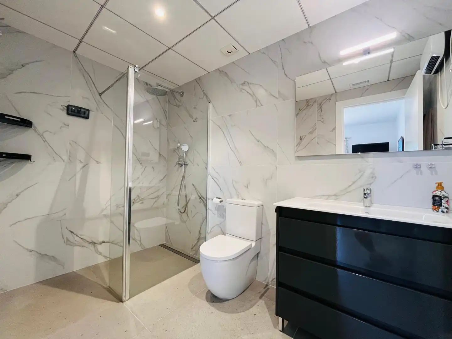 Bathroom of Detached homes for sale in Vilanova i la Geltrú  with Heating, Private garden and Swimming Pool