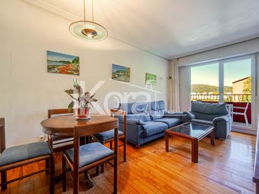 Appartamento con balcone in vendita a Larratxo pasealekua 33