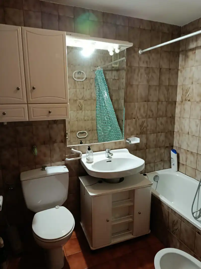 Baño de Apartamento en venta en Santander con Calefacción, Trastero y Amueblado