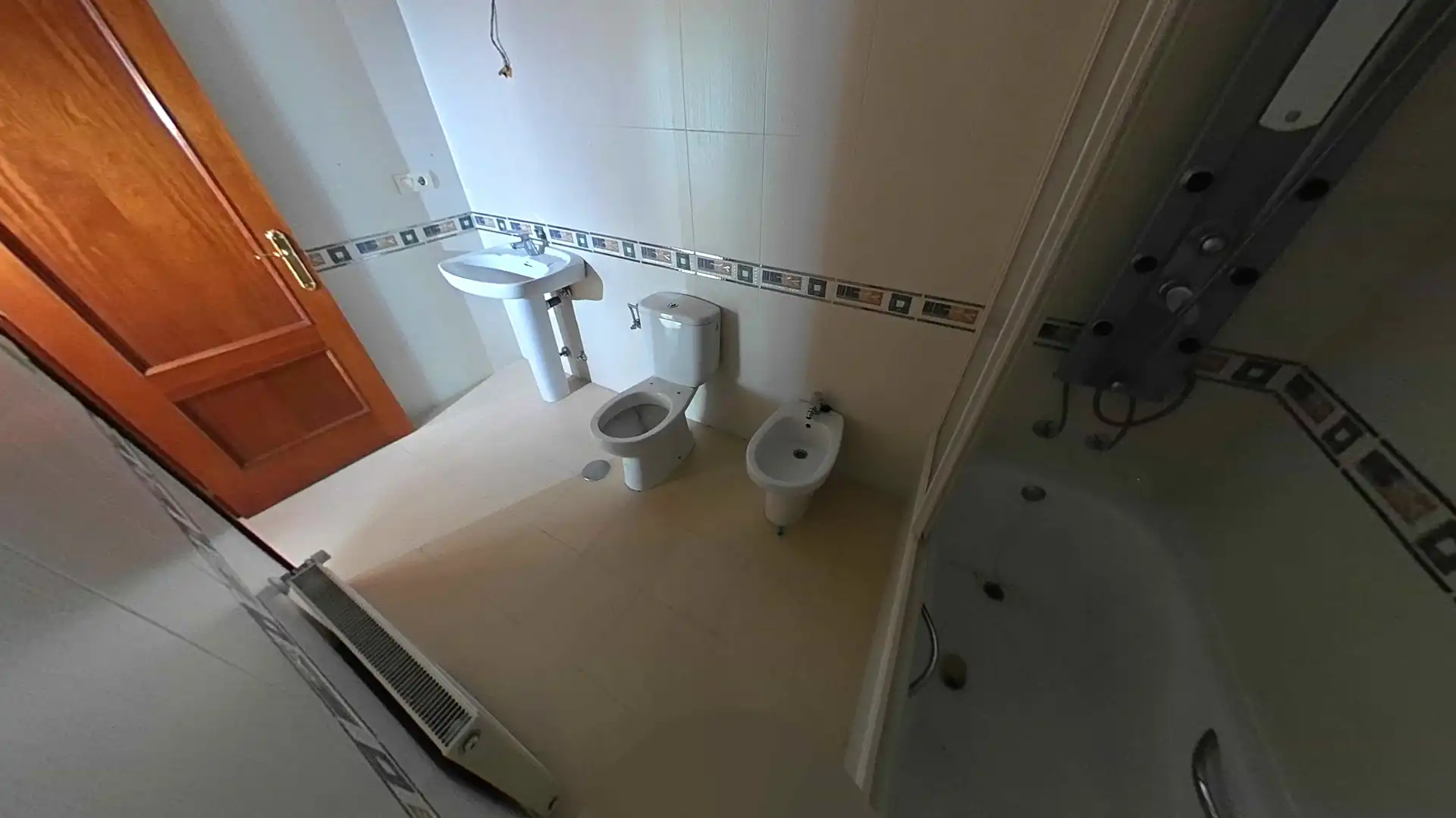 Bany de Pis en venda en Mieres (Asturias) amb Calefacció i Traster