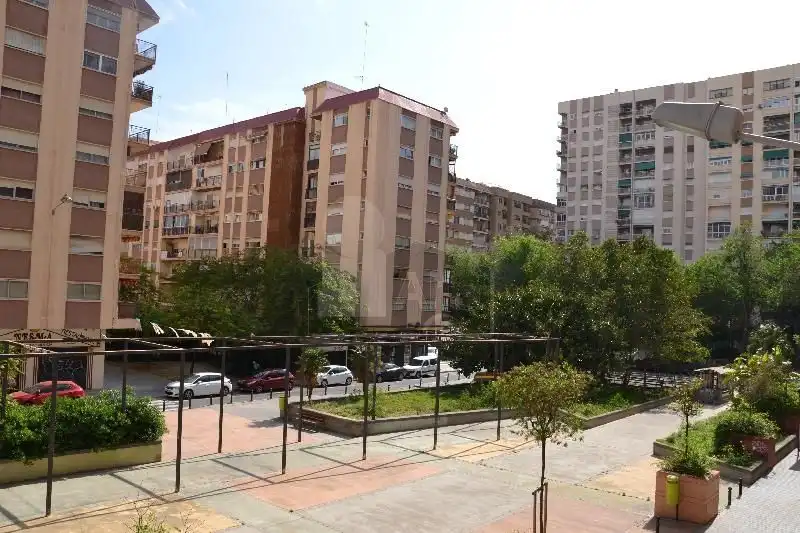 Außenansicht von Wohnung zur Miete in Valencia mit Klimaanlage, Möbliert und Ofen