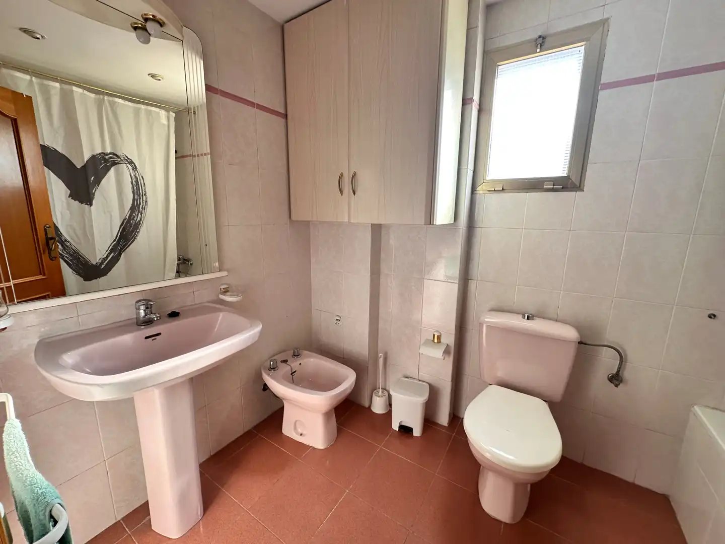 Bathroom of Flat for share in Centro