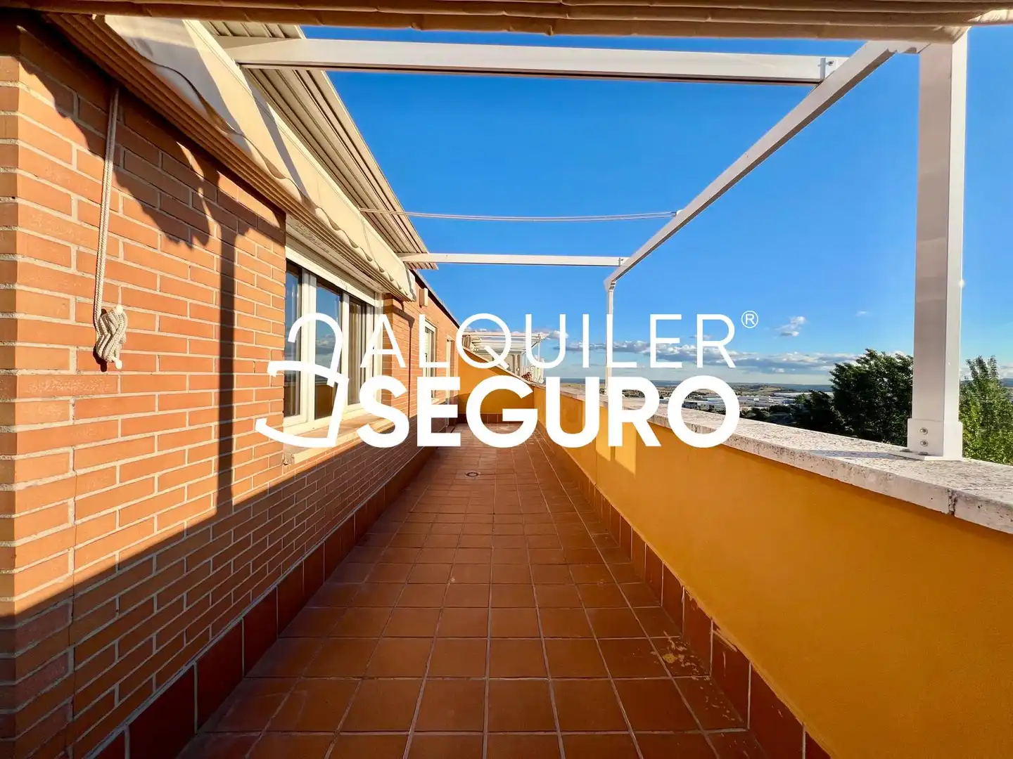 Vista exterior de Àtic de lloguer en Colmenar Viejo amb Aire condicionat, Calefacció i Terrassa