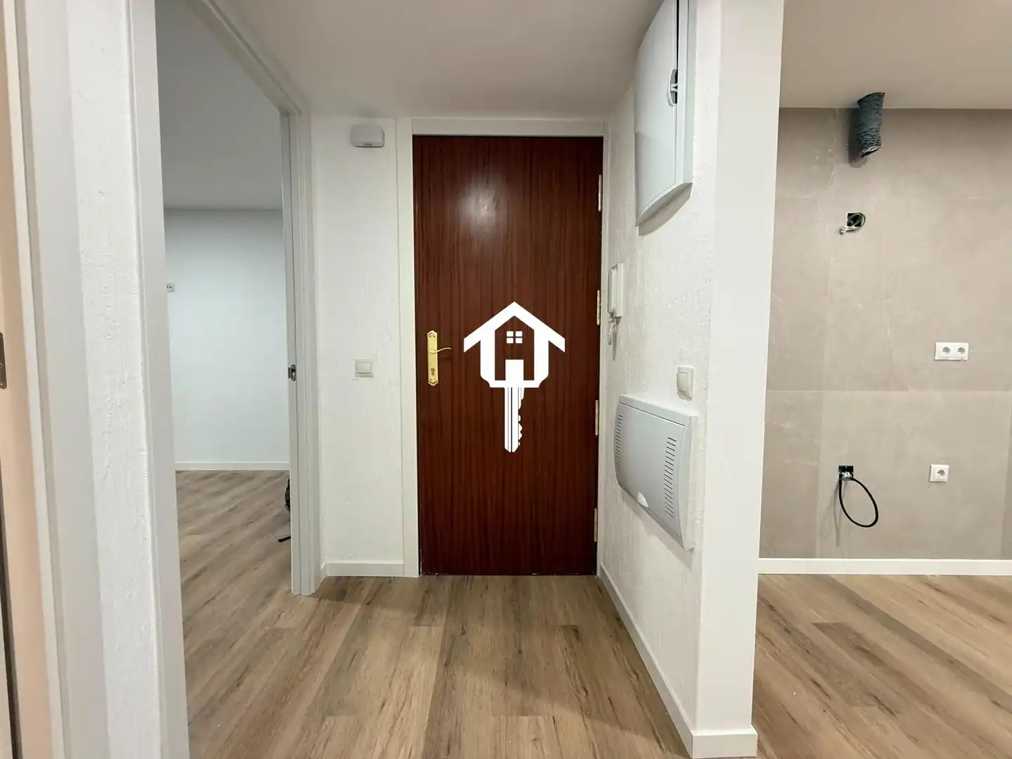 Flat with terrace for sale in Calle TAQUIGRAFO MARTI, imagen 2