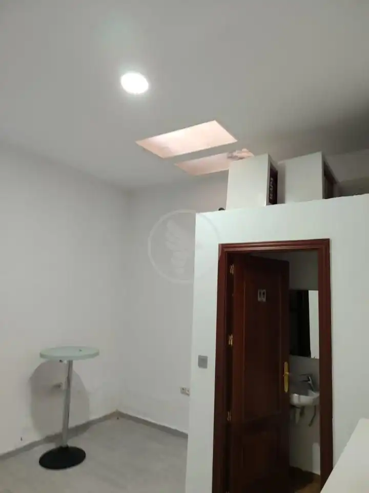 Local de lloguer en Linares amb Aire condicionat