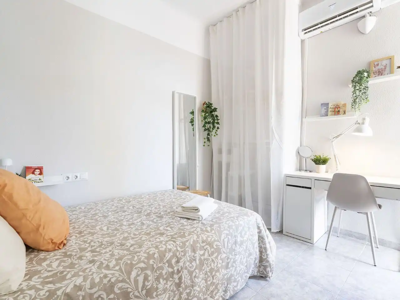 Bedroom of Flat for share in Murcia  with Air Conditioner, Heating and Terrace
