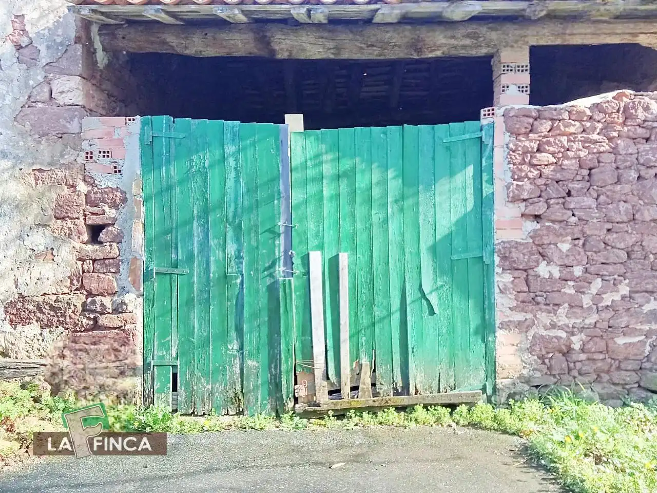 Vista exterior de Casa o xalet en venda en Villaviciosa amb Calefacció, Terrassa i Traster