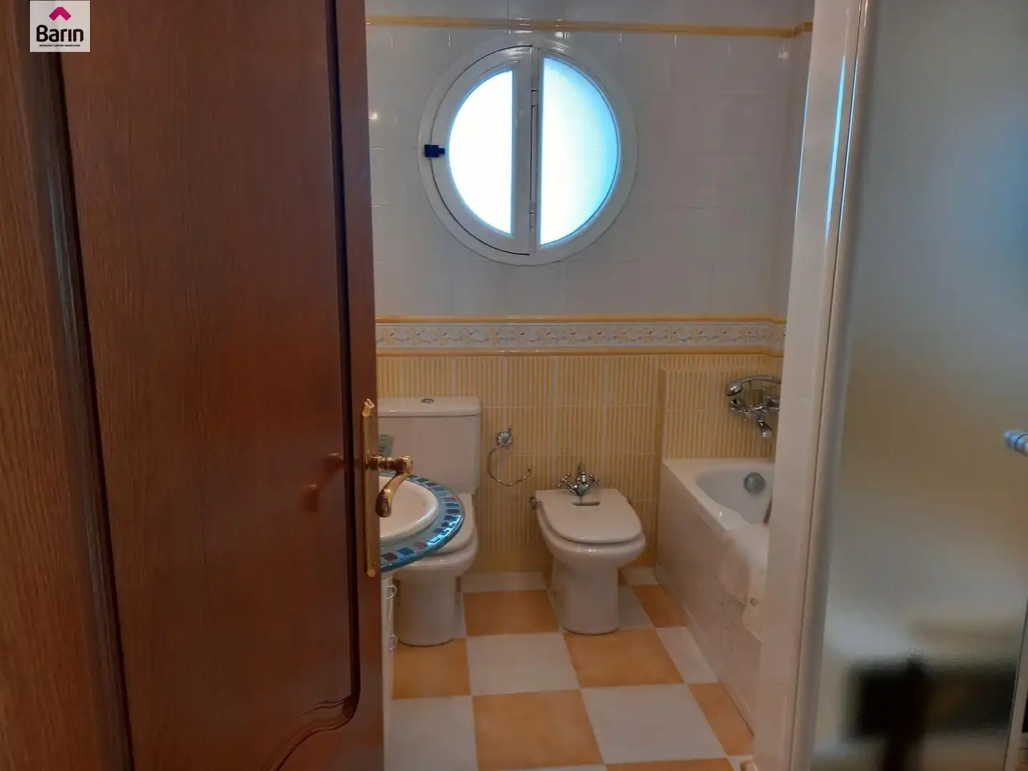Bathroom of Houses for sale in Córdoba  with Air Conditioner, Private garden and Terrace
