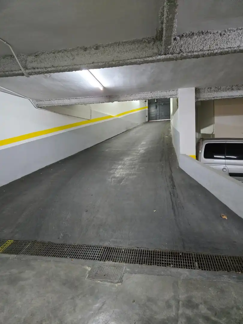 Einzelparkplatz zum Verkauf in Carrer de les Açores