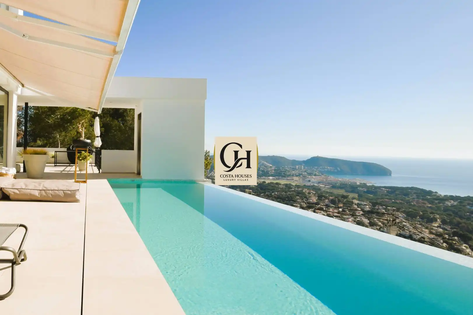 Detached house with pool for sale in Pinar del Advocat - Cometa