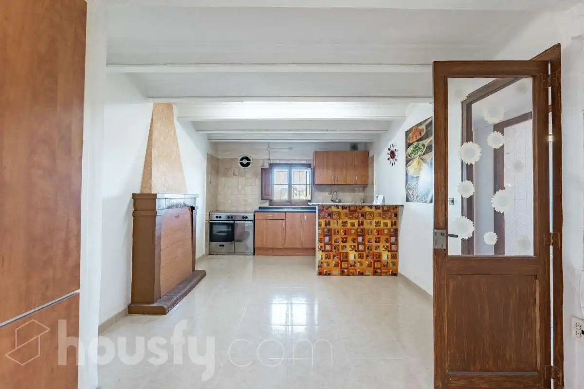 Cocina de Casa adosada en venta en Santa Margarida I Els Monjos con Trastero