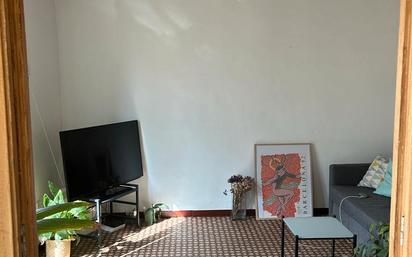 Living room of Flat for sale in  Barcelona Capital  with Furnished and Balcony